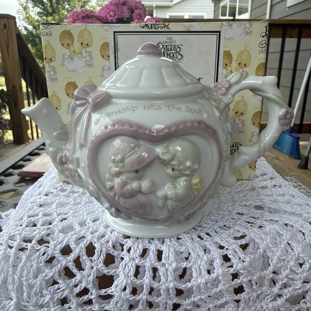 Precious Moments Figurine Porcelain Teapot 346586 L1993 Friendship Hits the Spot
